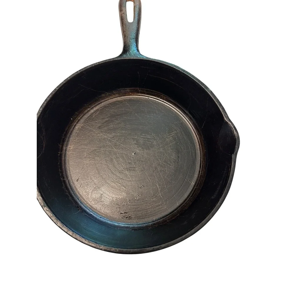 Vintage Cast Iron Skillet Pan 8